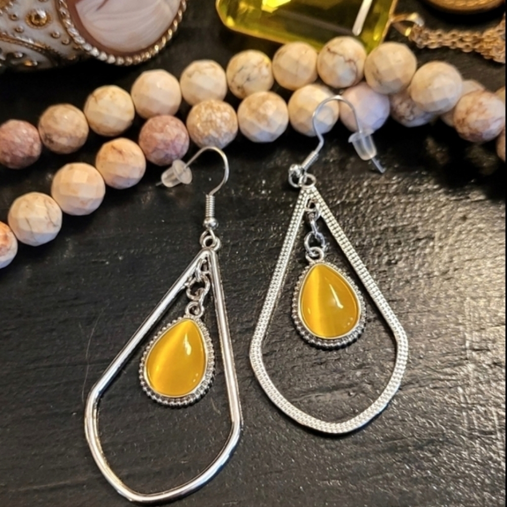 NWT Yellow Lemon Drop Rhinestone Silver Dangle Earrings